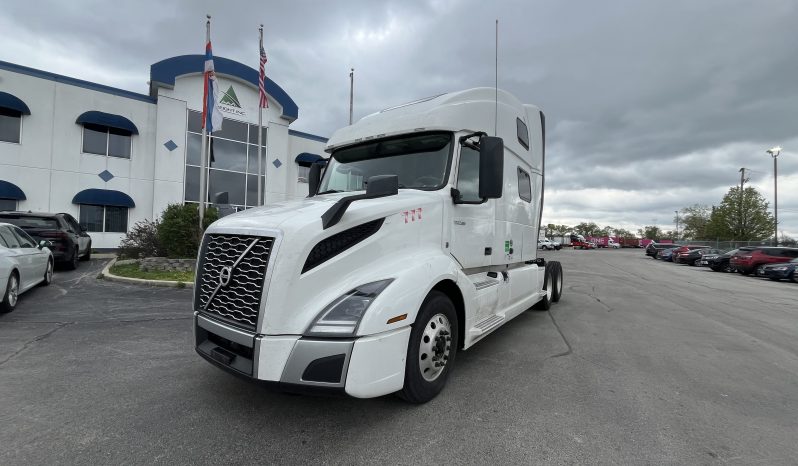 2022 VOLVO VNL860