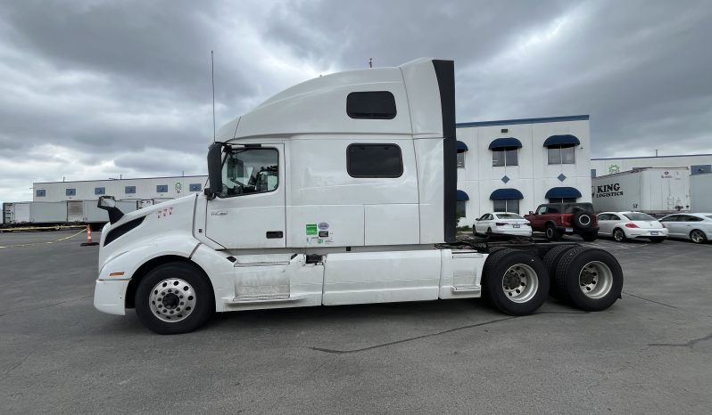 2022 VOLVO VNL860