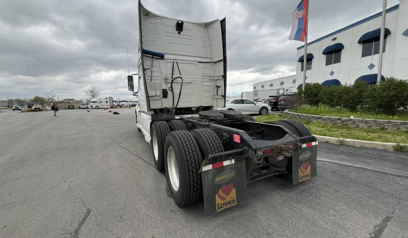 2022 VOLVO VNL860