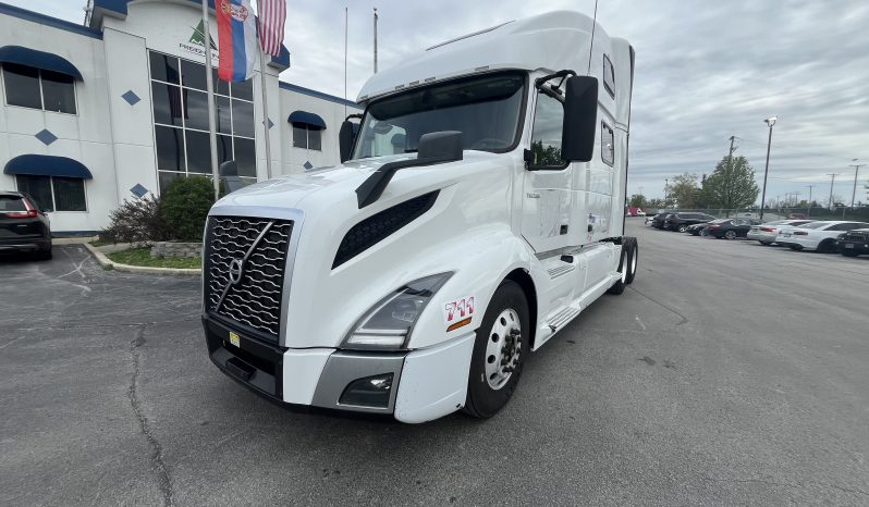 2022 VOLVO VNL860