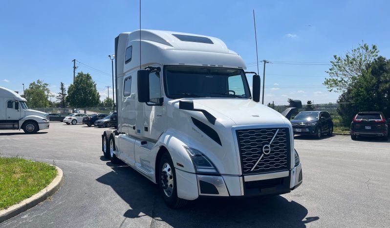 2023 VOLVO VNL860