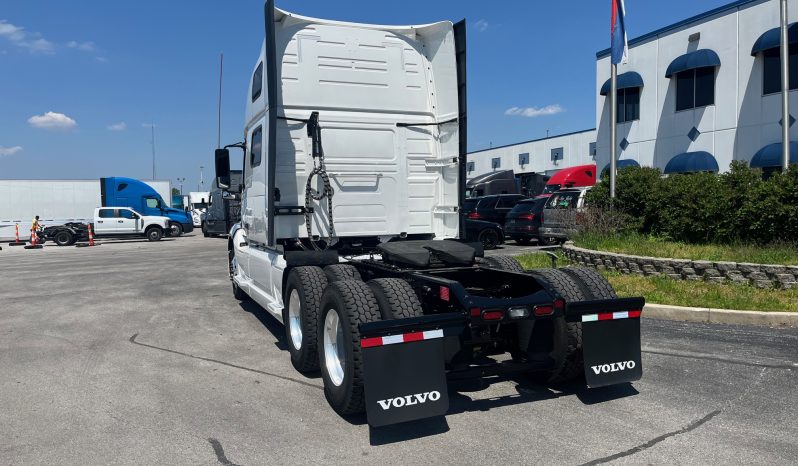 2023 VOLVO VNL860