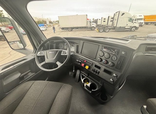 2025 FREIGHTLINER CASCADIA full