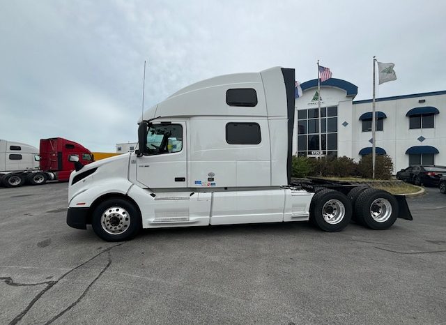 2023 VOLVO VNL860