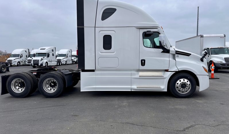 2025 FREIGHTLINER CASCADIA