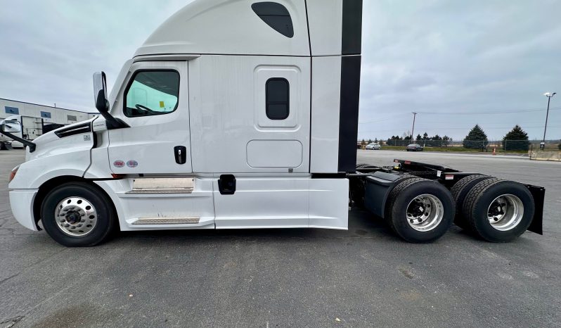 2025 FREIGHTLINER CASCADIA