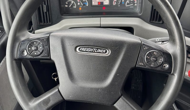 2021 Freightliner Cascadia full