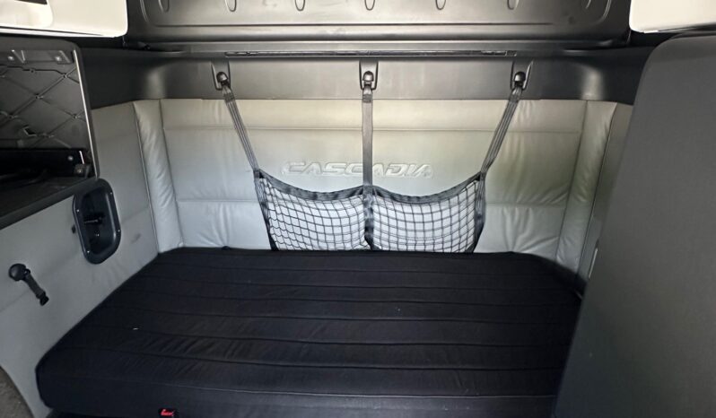 2022 FREIGHTLINER CASCADIA full