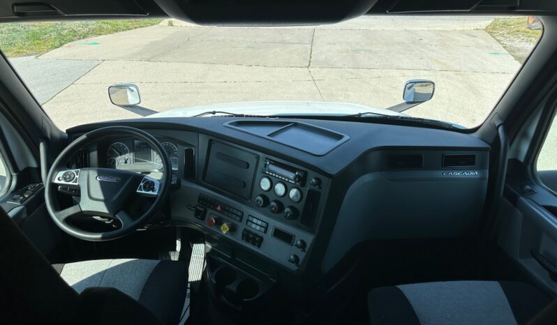2022 FREIGHTLINER CASCADIA full