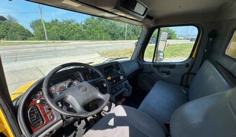 2019 FREIGHTLINER M2 full