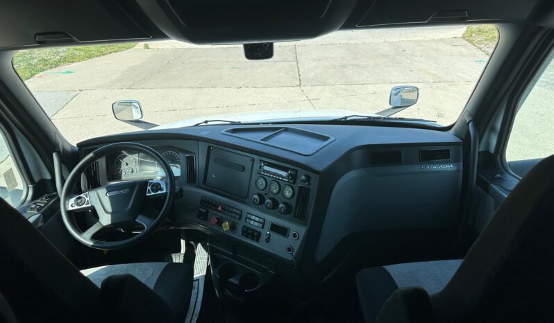 2022 FREIGHTLINER CASCADIA full