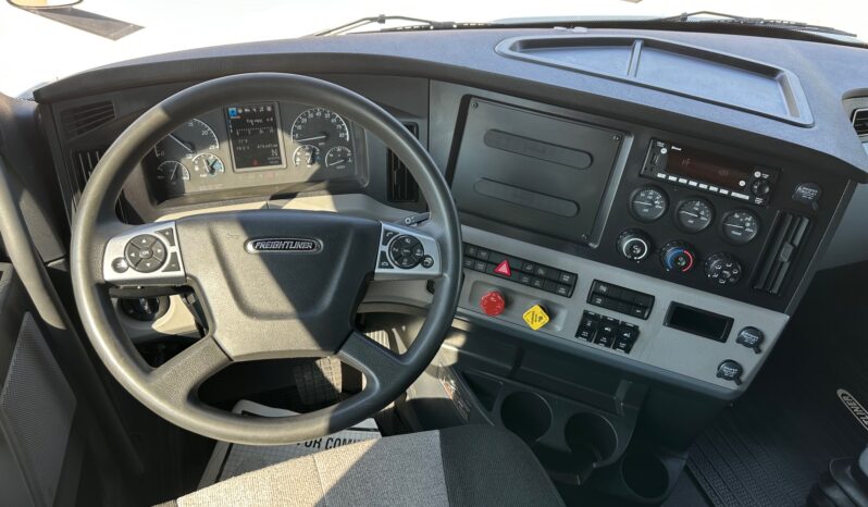 2022 FREIGHTLINER CASCADIA full