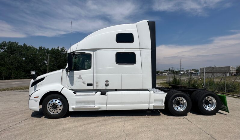 2023 VOLVO VNL 860