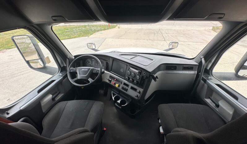 2022 FREIGHTLINER CASCADIA full
