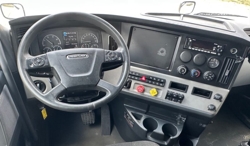2022 FREIGHTLINER CASCADIA full