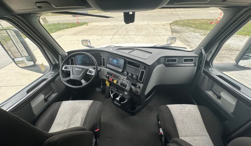 2022 FREIGHTLINER CASCADIA full