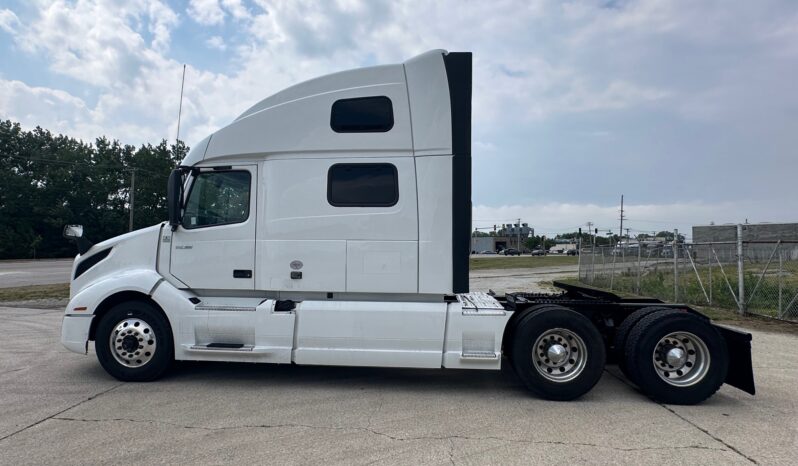 2023 VOLVO VNL860