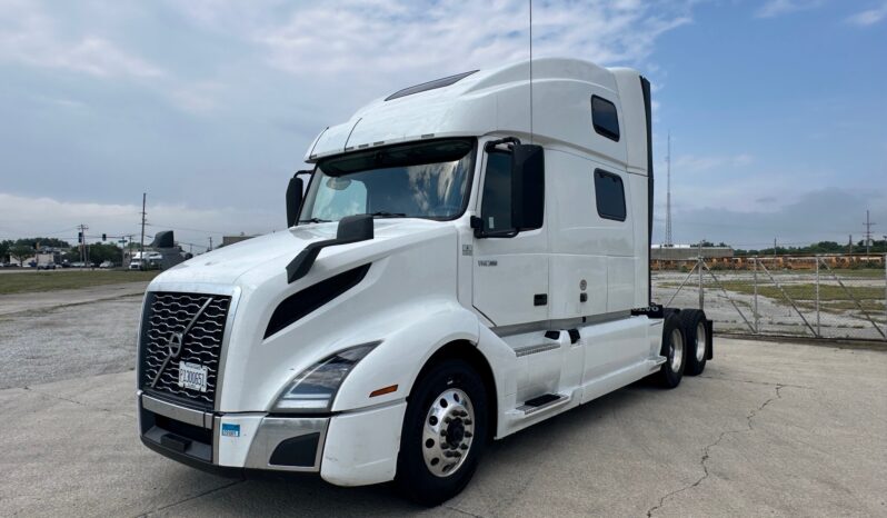 2023 VOLVO VNL860