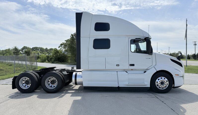 2024 VOLVO VNL860
