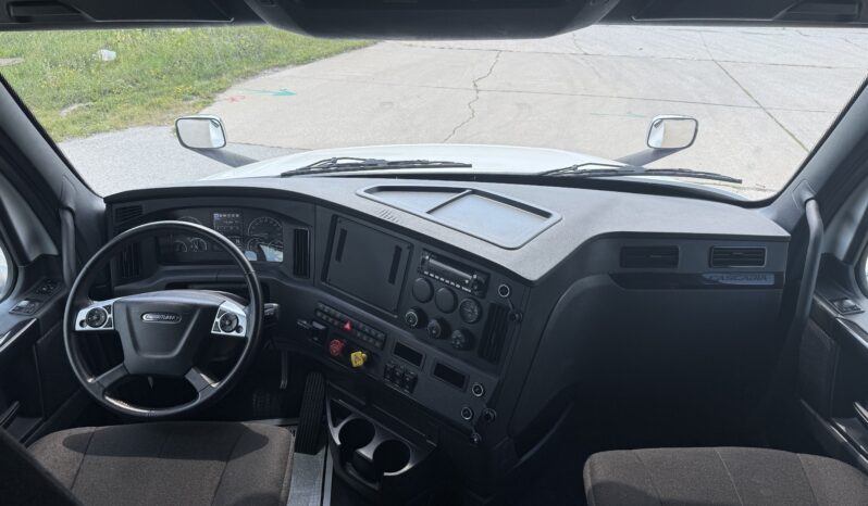 2025 FREIGHTLINER CASCADIA full