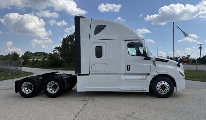 2025 FREIGHTLINER CASCADIA