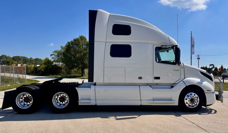 2024 VOLVO VNL860